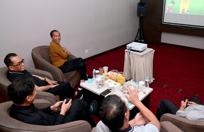 Presiden Nobar Bersama Menteri, Saksikan Timnas Sikat Vietnam 3-0