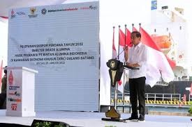 Presiden Lepas Ekspor Perdana Smelter Grade Alumina