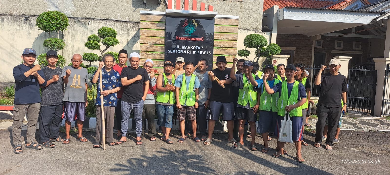 Warga Mahkota Simprug Gelar Qurban, Teladani Nabi Ibrahim IMG-20260528-WA0004.jpg